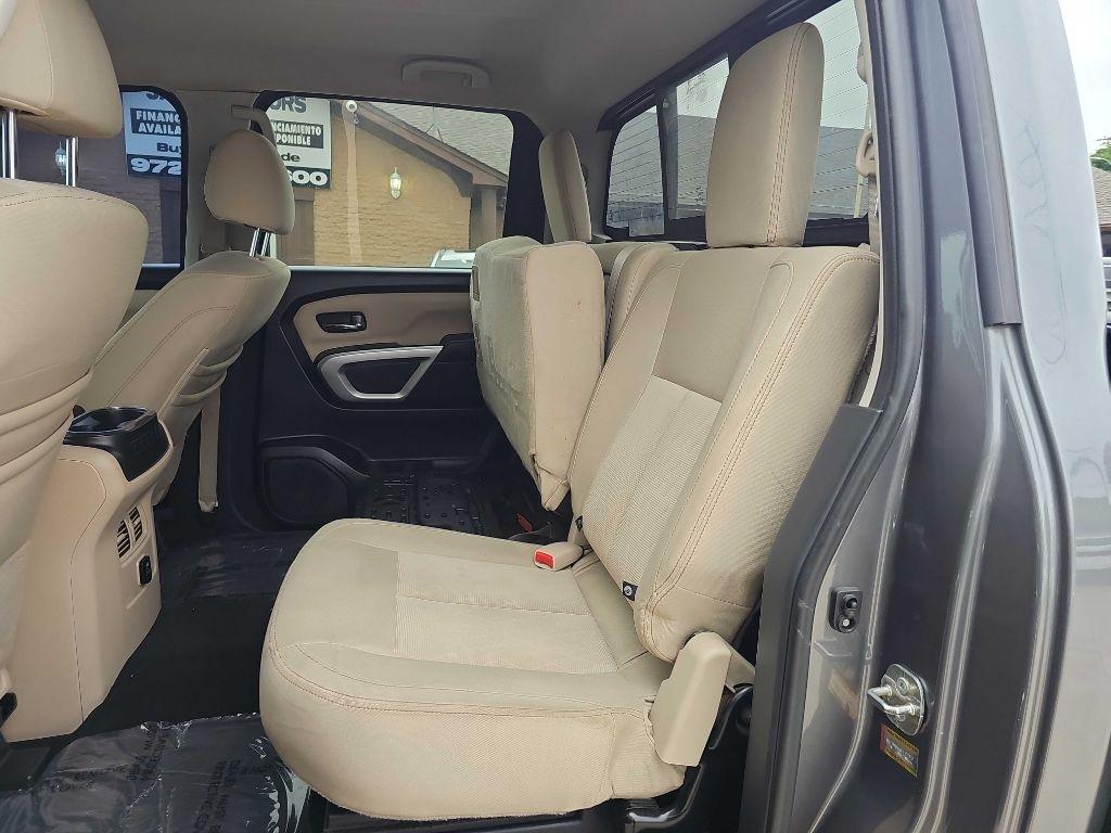 Nissan Titan XD 4x4 Gas Crew Cab SV 2018