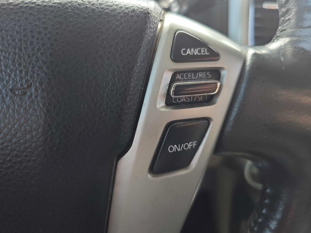 Nissan Titan XD 4x4 Gas Crew Cab SV 2018