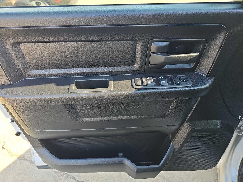 RAM 1500 Classic SLT 4x4 Crew Cab 5'7" Box 2023