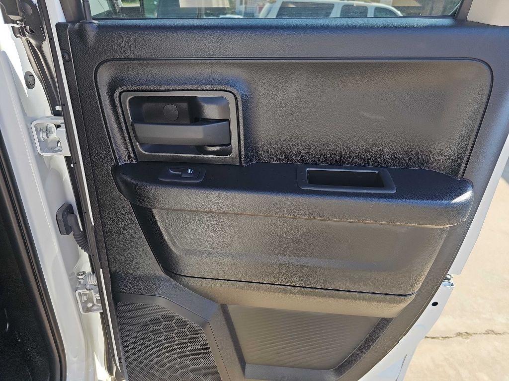 RAM 1500 Classic SLT 4x4 Crew Cab 5'7" Box 2023