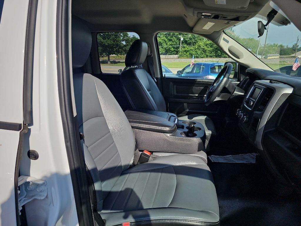 RAM 1500 Classic SLT 4x4 Crew Cab 5'7" Box 2023