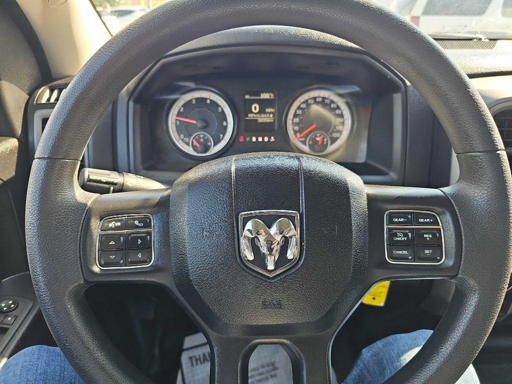 RAM 1500 Classic SLT 4x4 Crew Cab 5'7" Box 2023