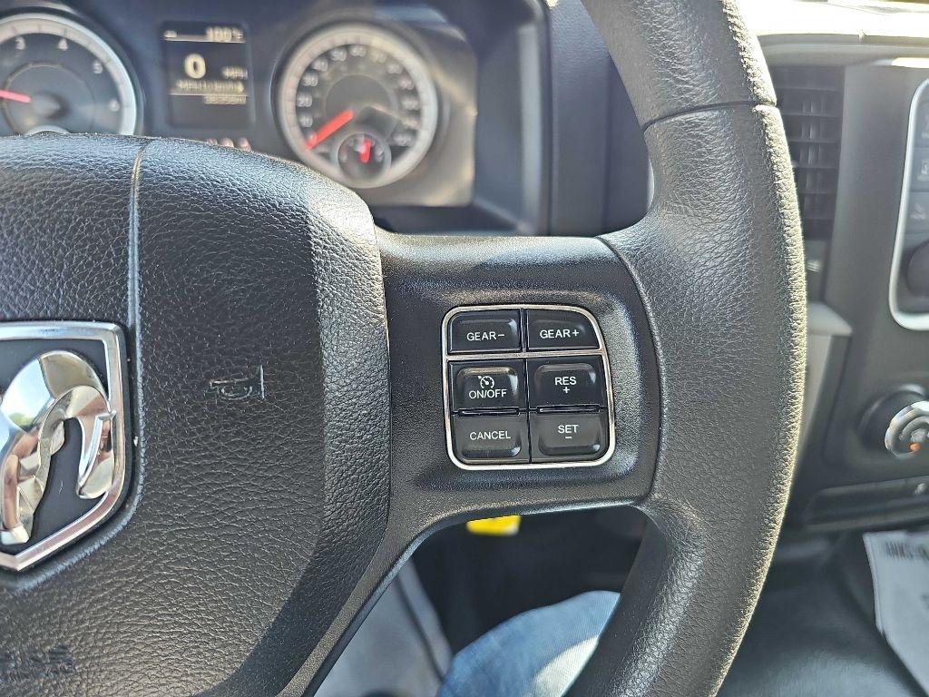 RAM 1500 Classic SLT 4x4 Crew Cab 5'7" Box 2023