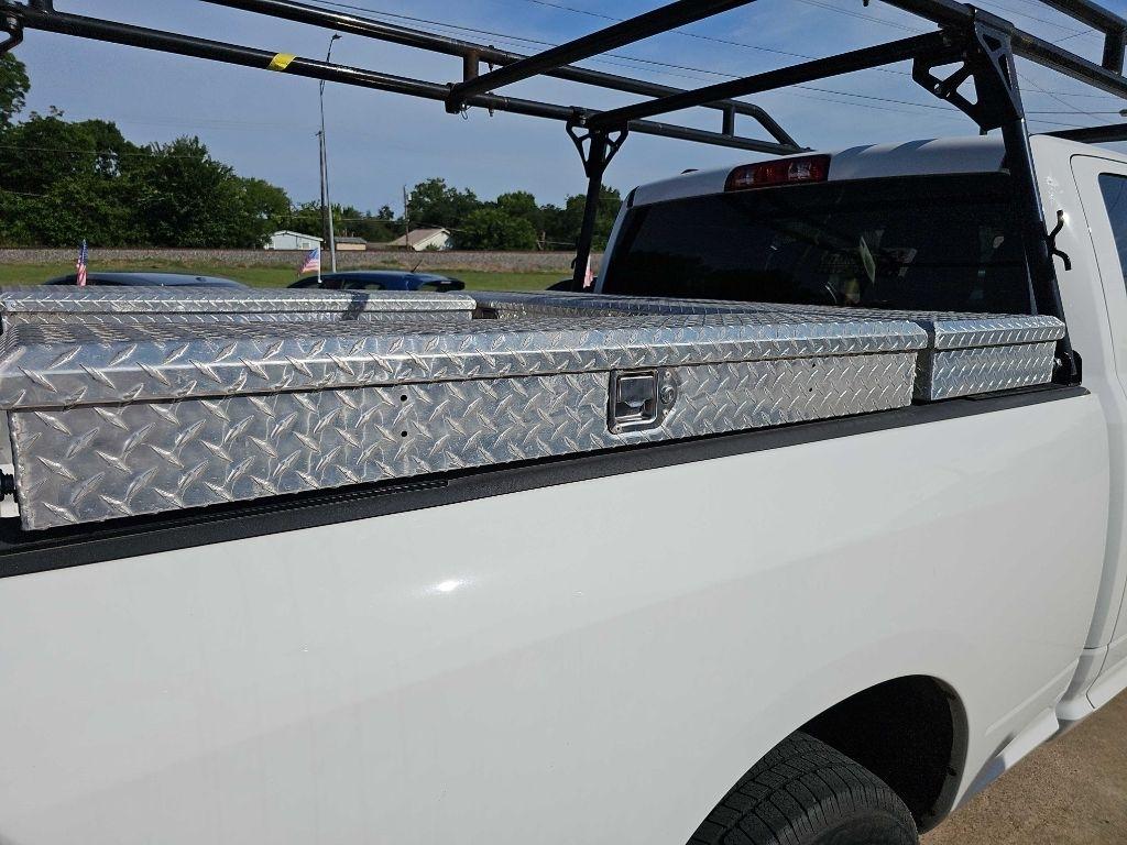 RAM 1500 Classic SLT 4x4 Crew Cab 5'7" Box 2023