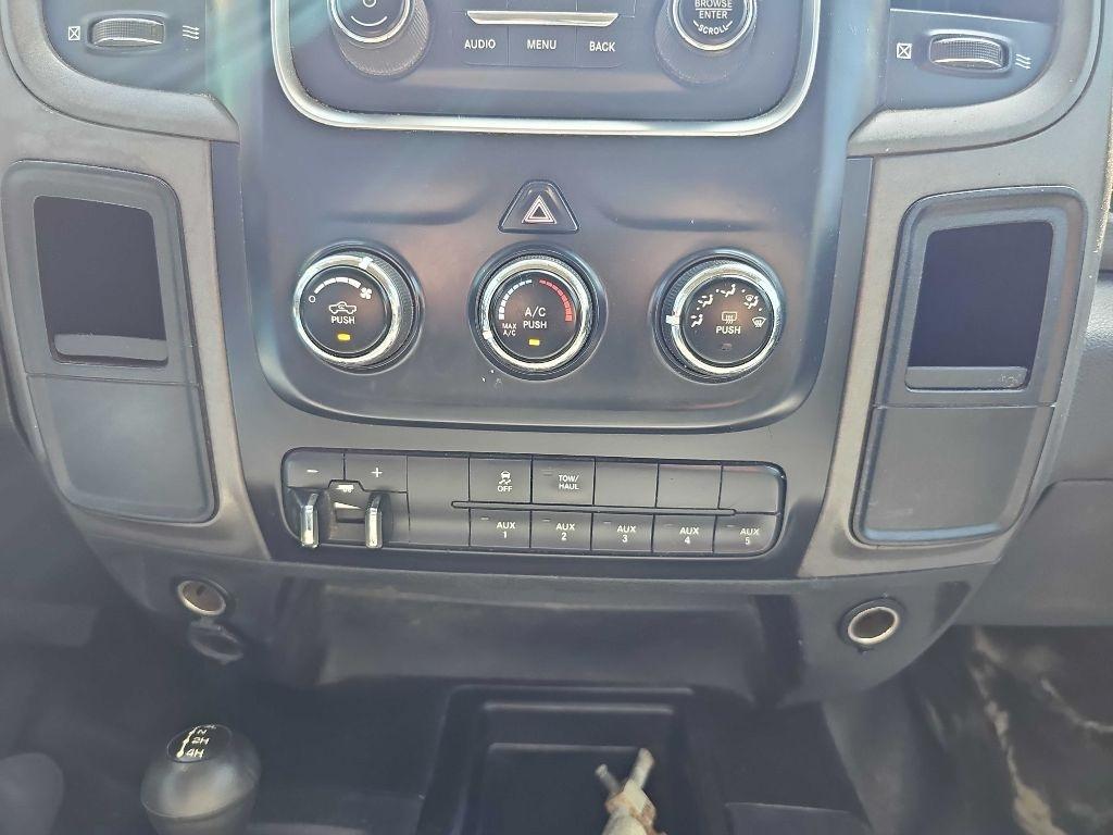 RAM 2500 4WD Crew Cab 169" Tradesman 2015