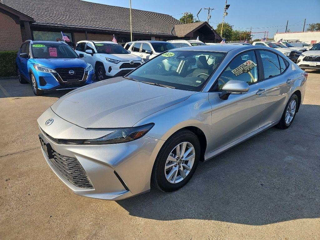 Toyota Camry photo 2