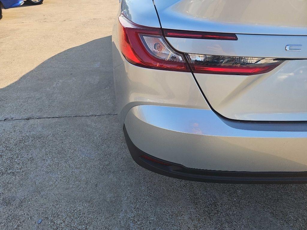 Toyota Camry photo 9