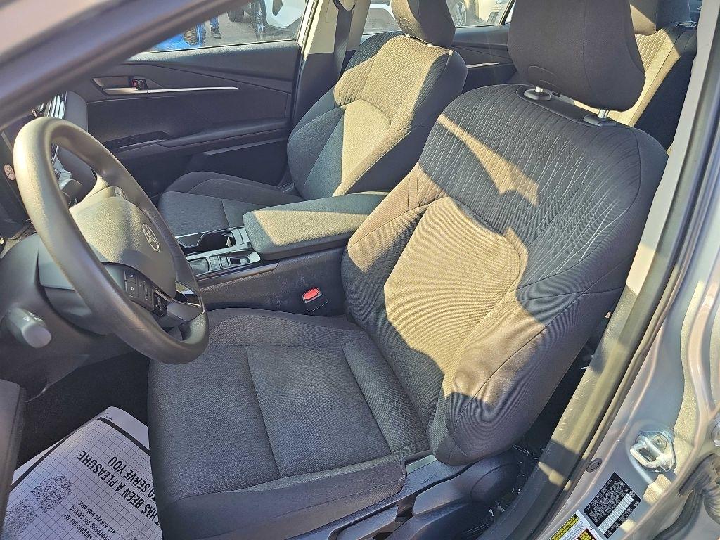 Toyota Camry photo 12