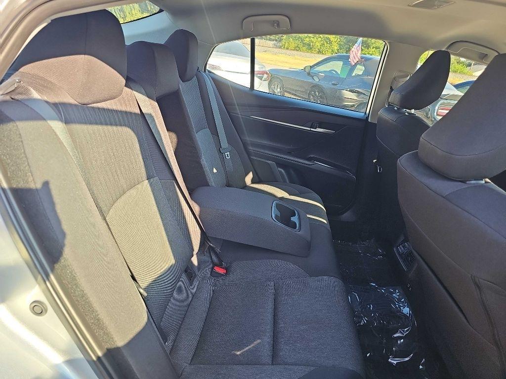 Toyota Camry photo 16