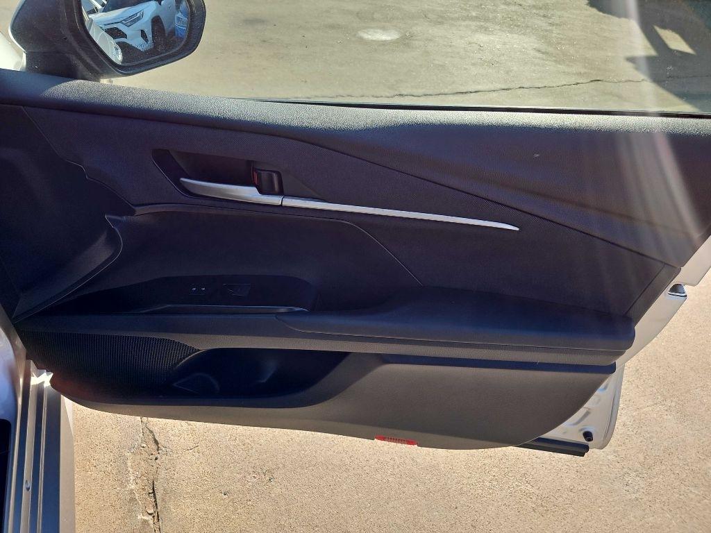 Toyota Camry photo 17