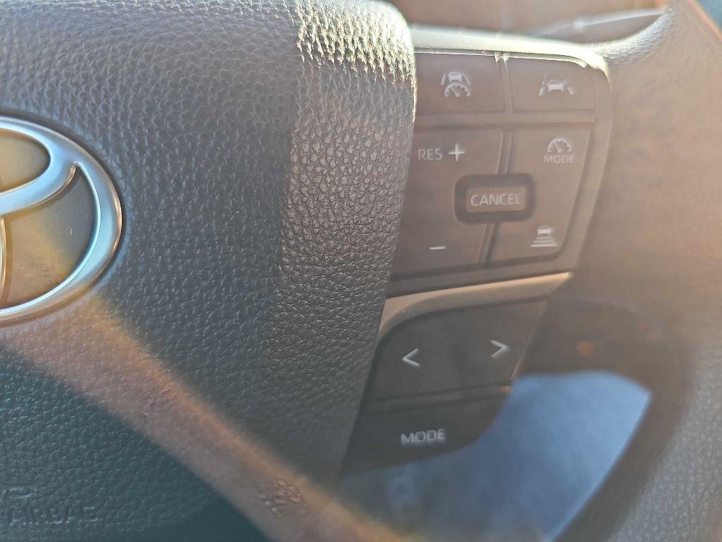 Toyota Camry photo 23
