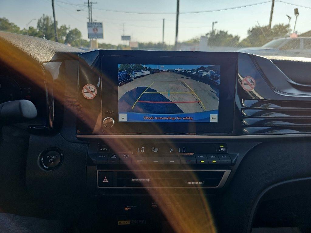 Toyota Camry photo 26