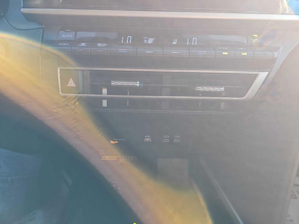 Toyota Camry photo 27