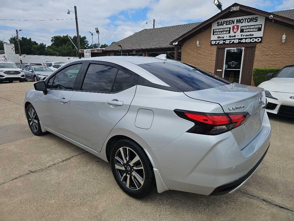 Nissan Versa SV CVT 2021