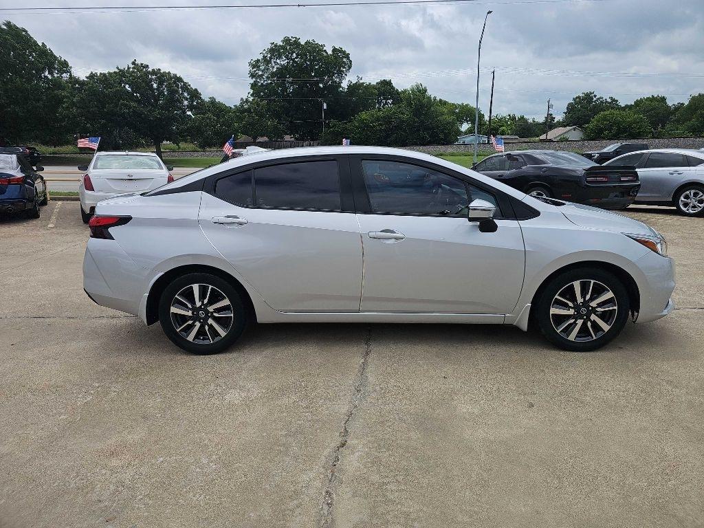 Nissan Versa SV CVT 2021