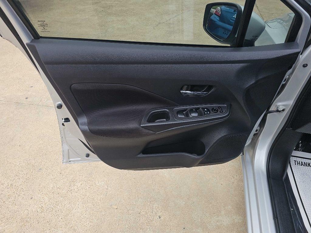 Nissan Versa SV CVT 2021