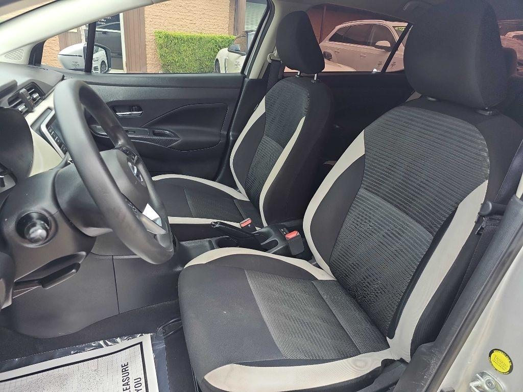 Nissan Versa SV CVT 2021