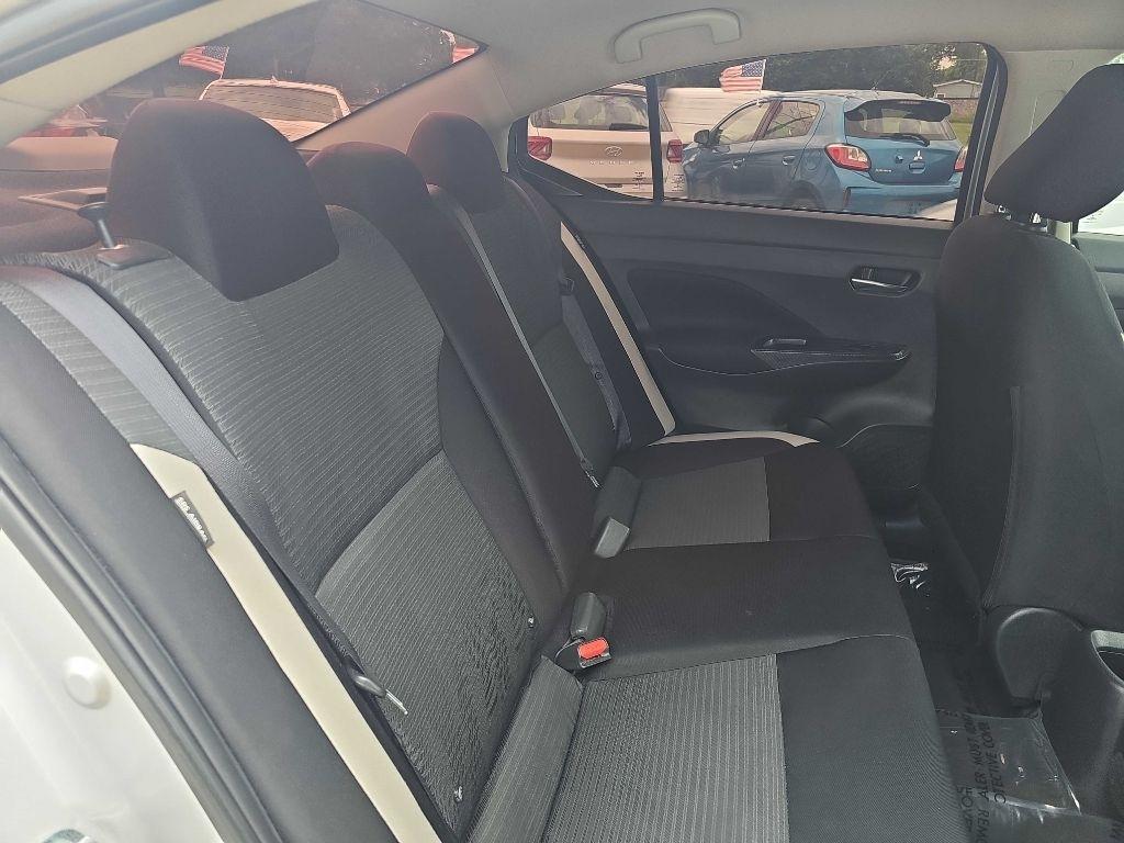 Nissan Versa SV CVT 2021