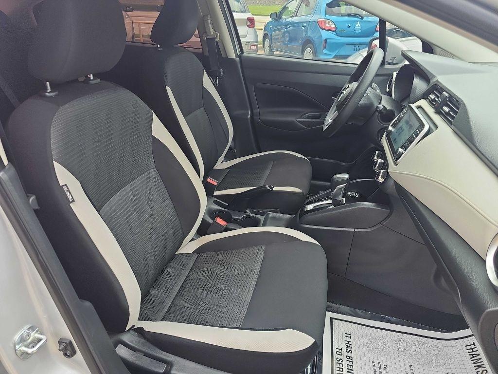 Nissan Versa SV CVT 2021