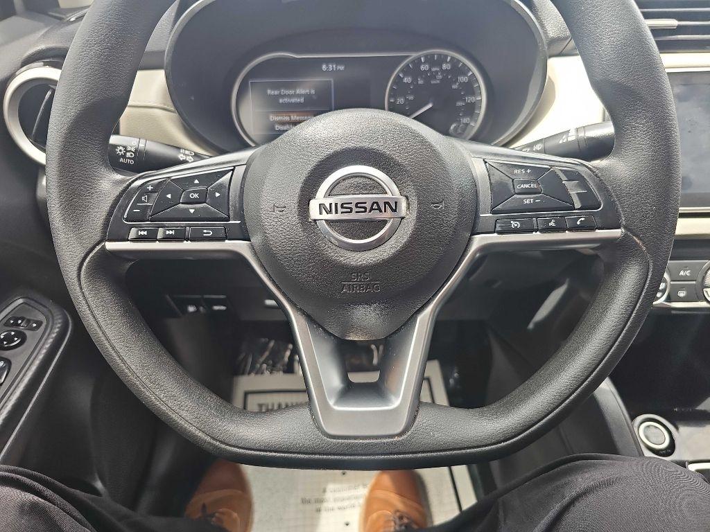 Nissan Versa SV CVT 2021
