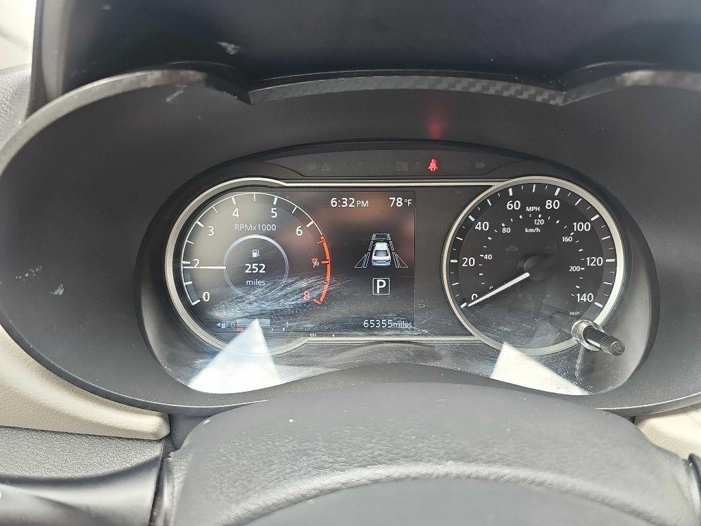 Nissan Versa SV CVT 2021