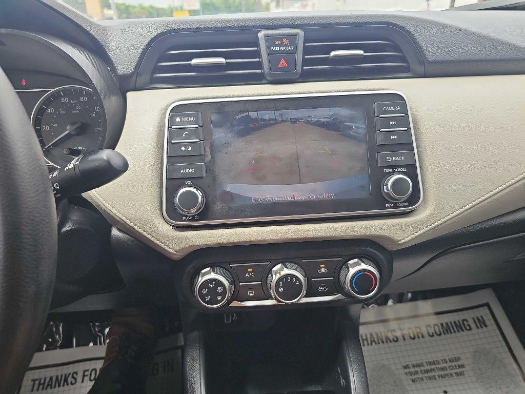 Nissan Versa SV CVT 2021