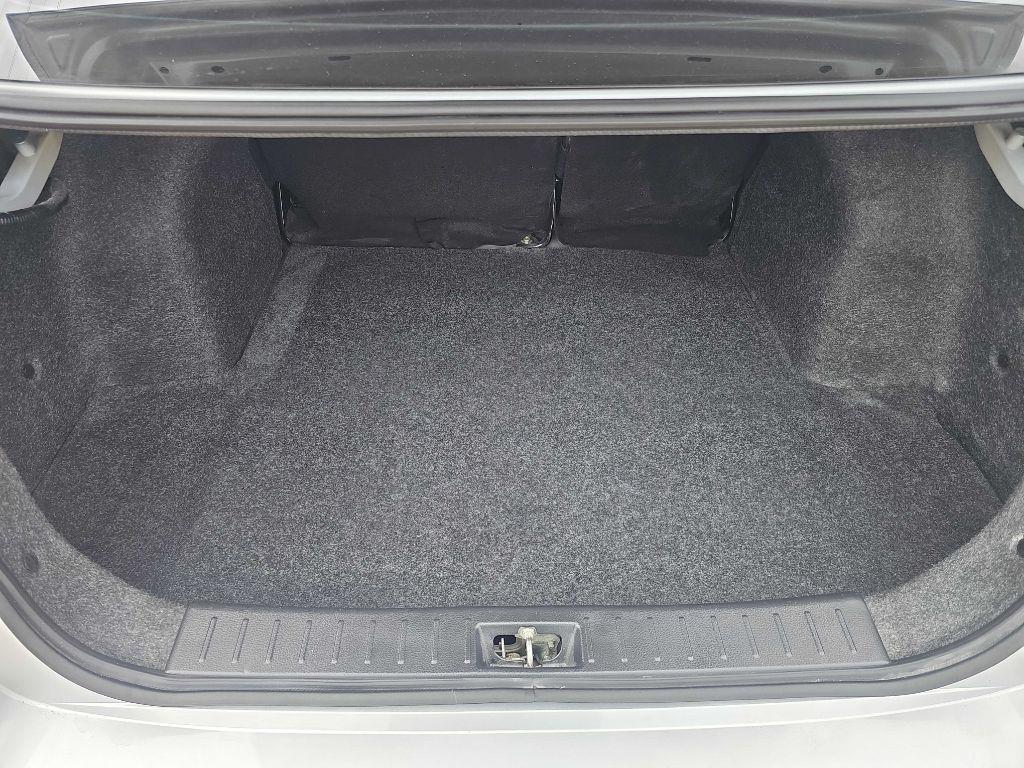 Nissan Versa SV CVT 2021