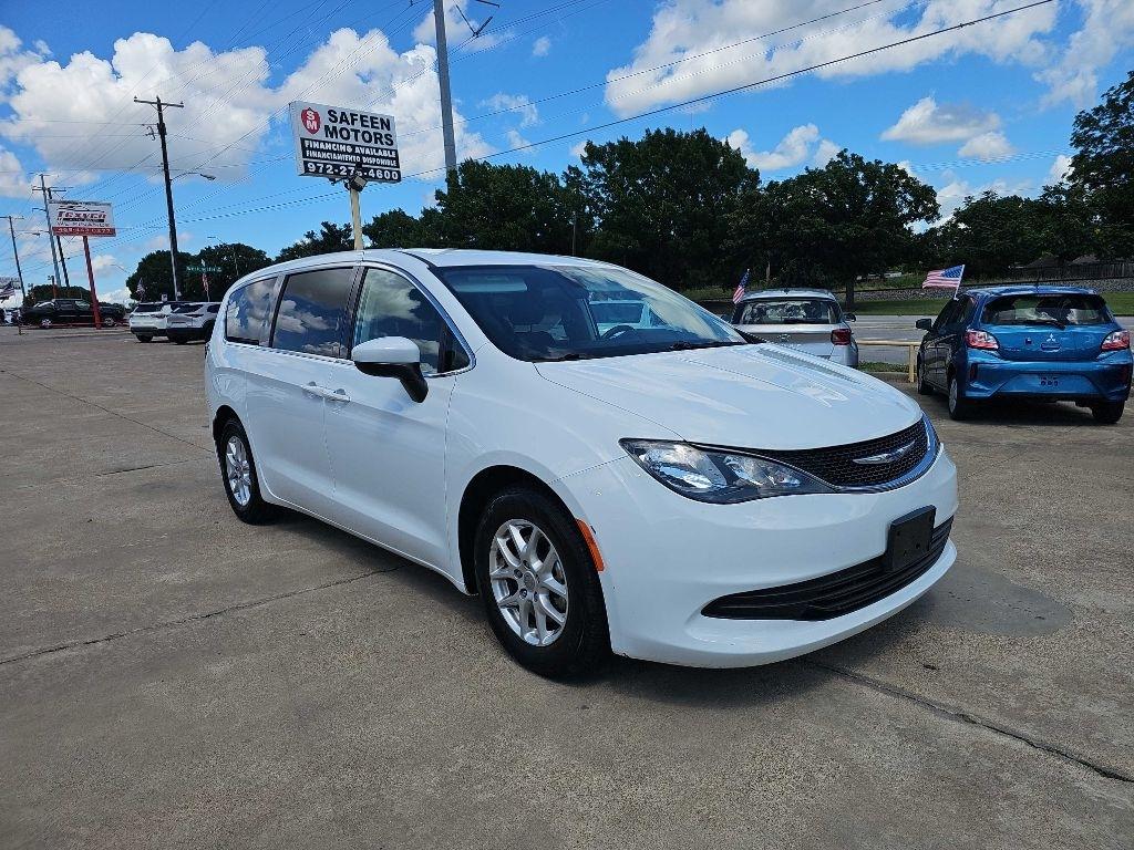 2020 Chrysler Voyager LX FWD