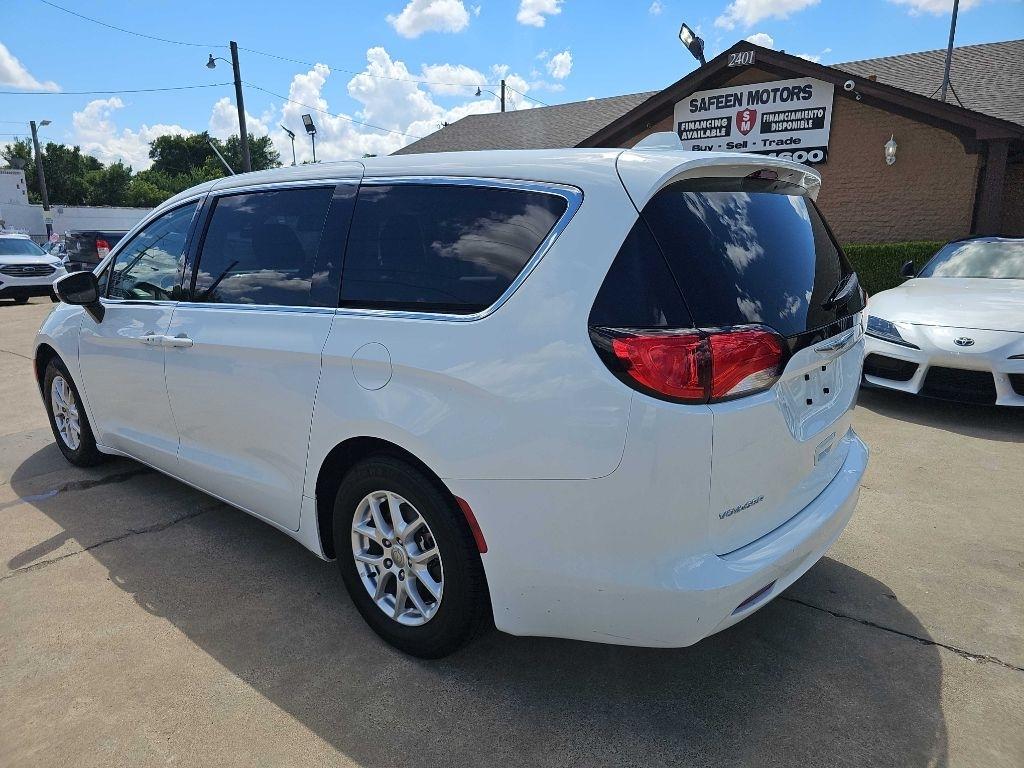 Chrysler Voyager LX FWD 2020