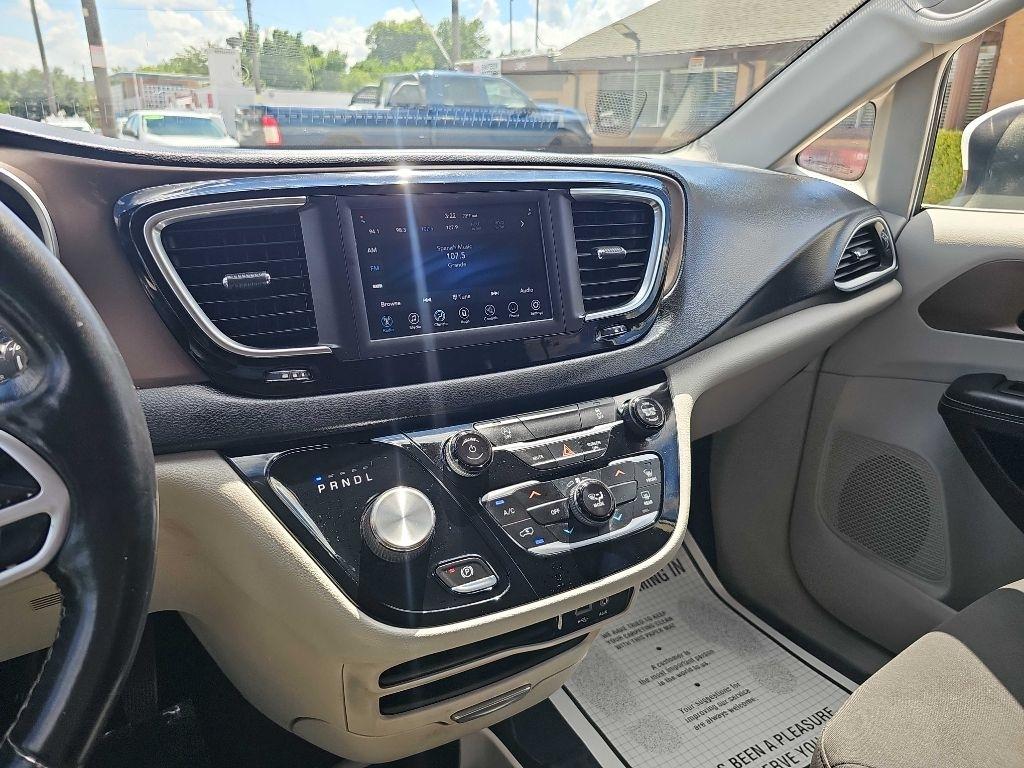 Chrysler Voyager LX FWD 2020