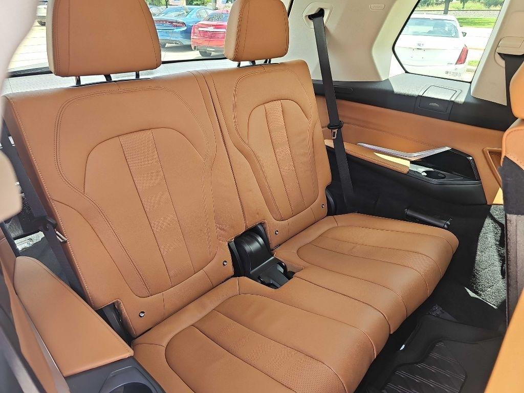 BMW X7 xDrive40i Sports Activity Vehicle 2022