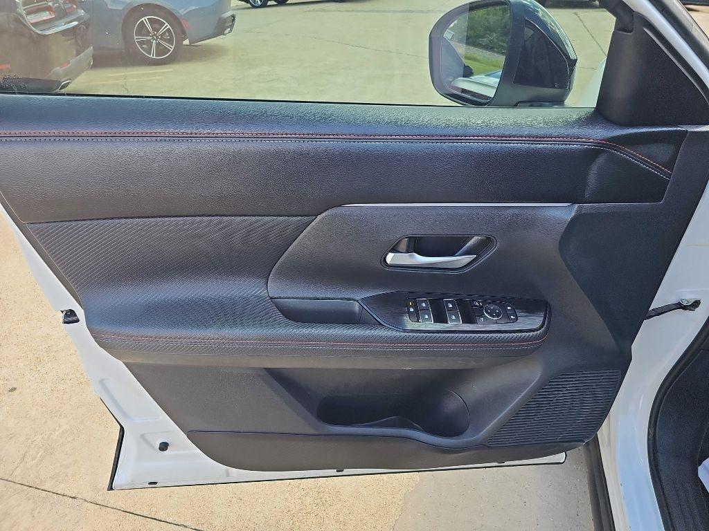 Nissan Kicks SR FWD 2025