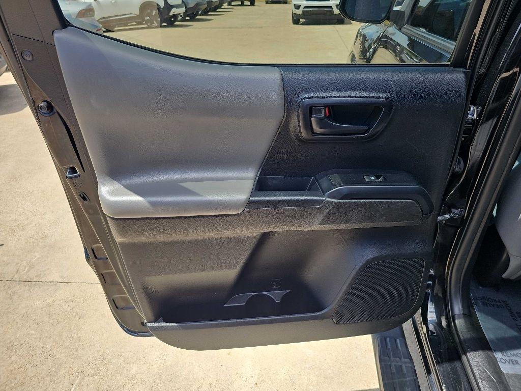 Toyota Tacoma 2WD SR5 Double Cab 5' Bed I4 AT (Natl) 2021