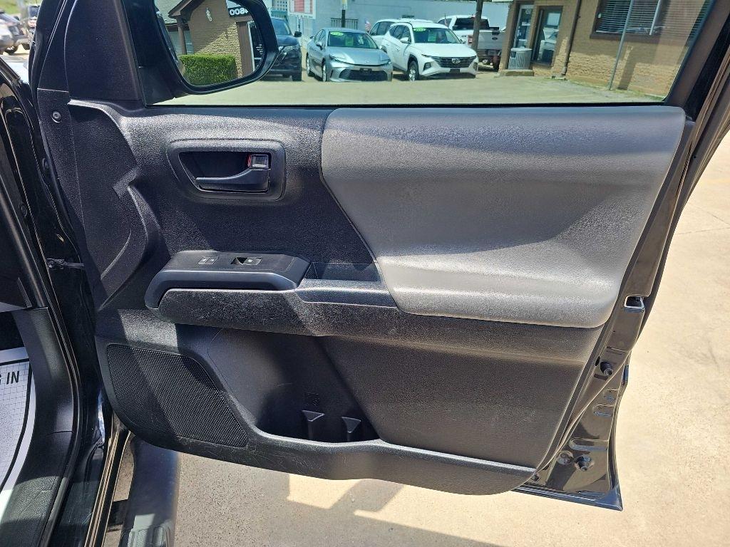 Toyota Tacoma 2WD SR5 Double Cab 5' Bed I4 AT (Natl) 2021