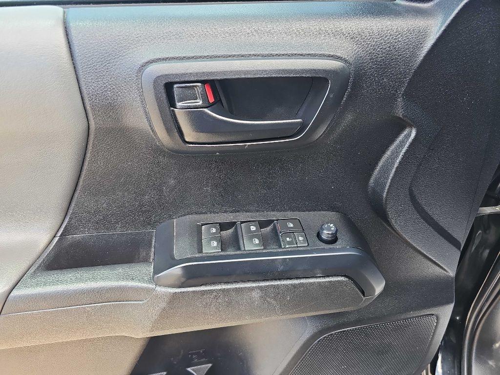 Toyota Tacoma 2WD SR5 Double Cab 5' Bed I4 AT (Natl) 2021