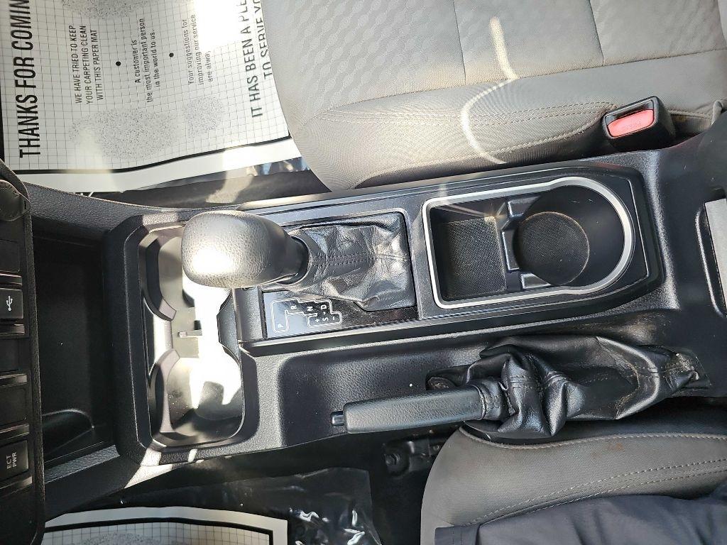 Toyota Tacoma 2WD SR5 Double Cab 5' Bed I4 AT (Natl) 2021