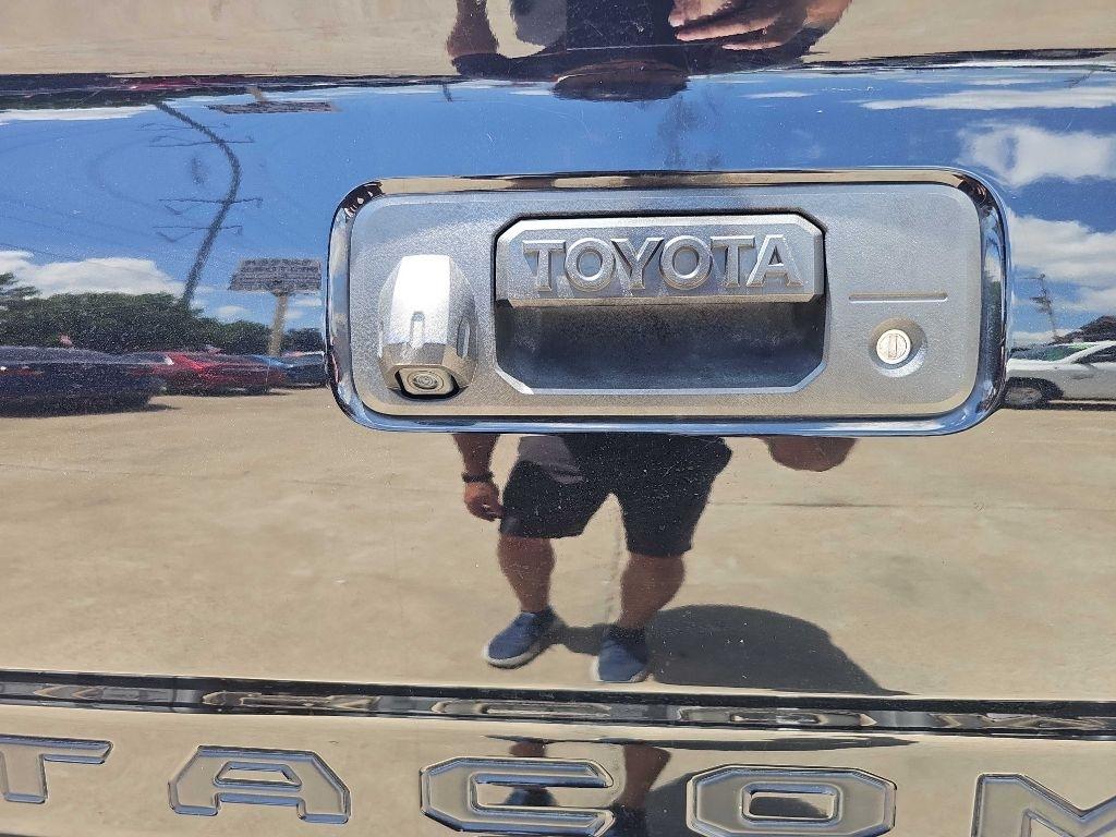 Toyota Tacoma 2WD SR5 Double Cab 5' Bed I4 AT (Natl) 2021