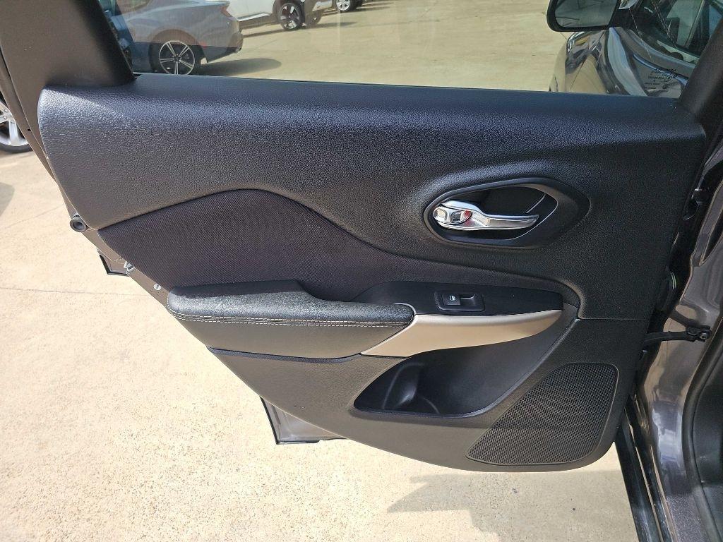 Jeep Cherokee Latitude Tech Connect FWD 2018