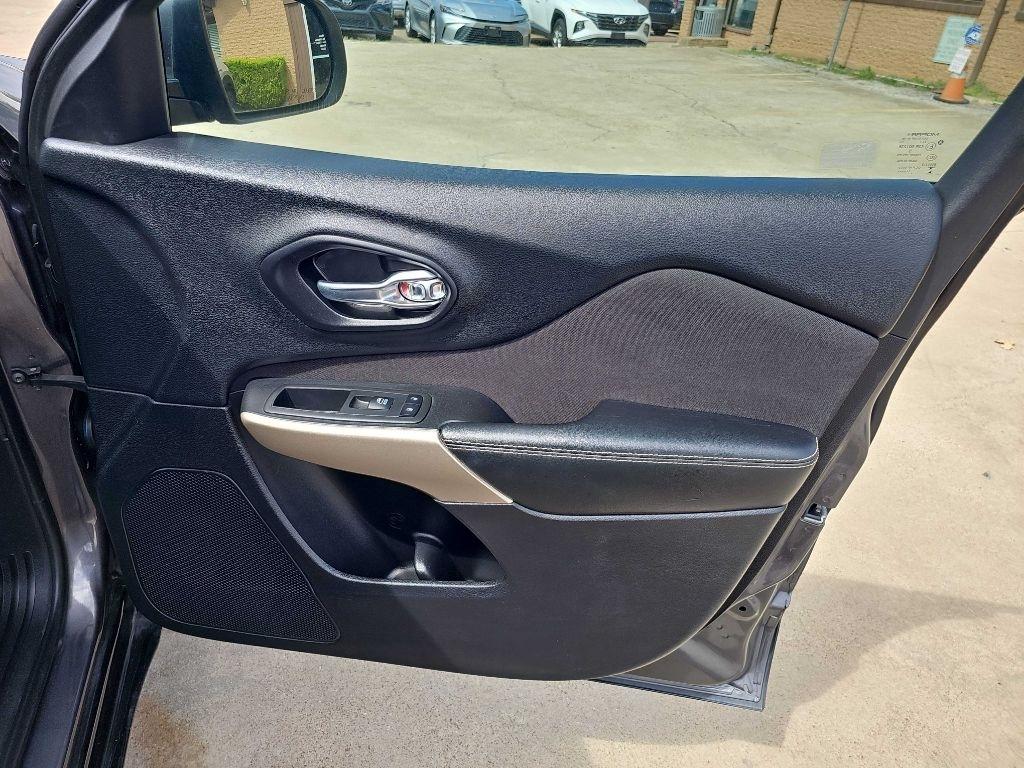 Jeep Cherokee Latitude Tech Connect FWD 2018