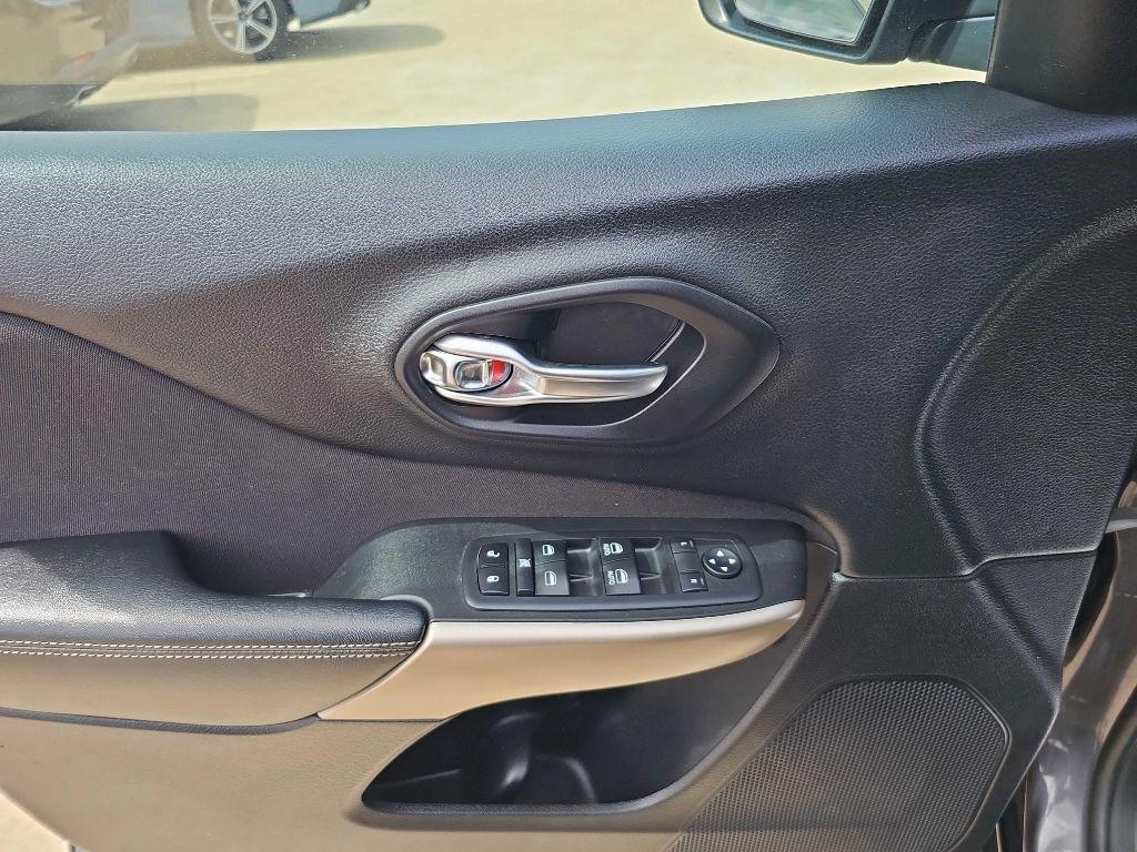 Jeep Cherokee Latitude Tech Connect FWD 2018