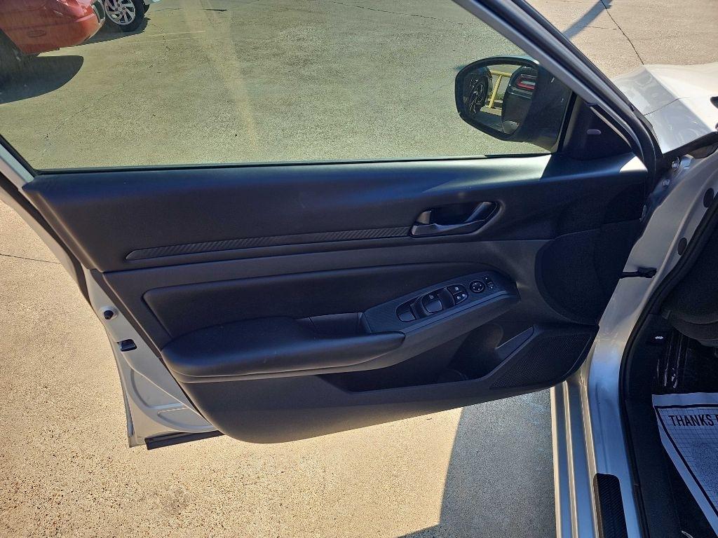 Nissan Altima 2.5 S Sedan 2024