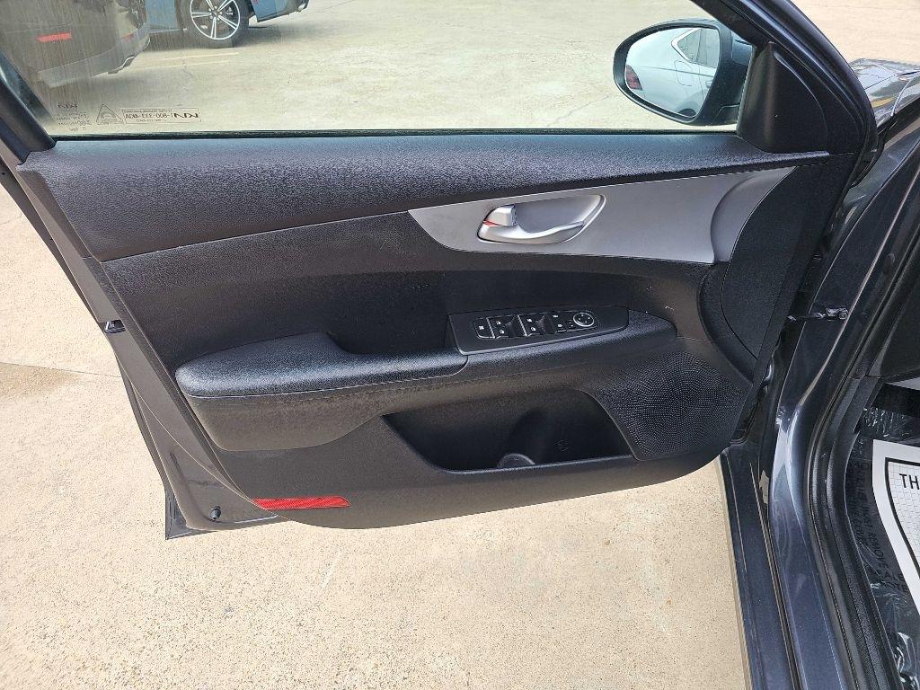 Kia Forte LXS IVT 2023