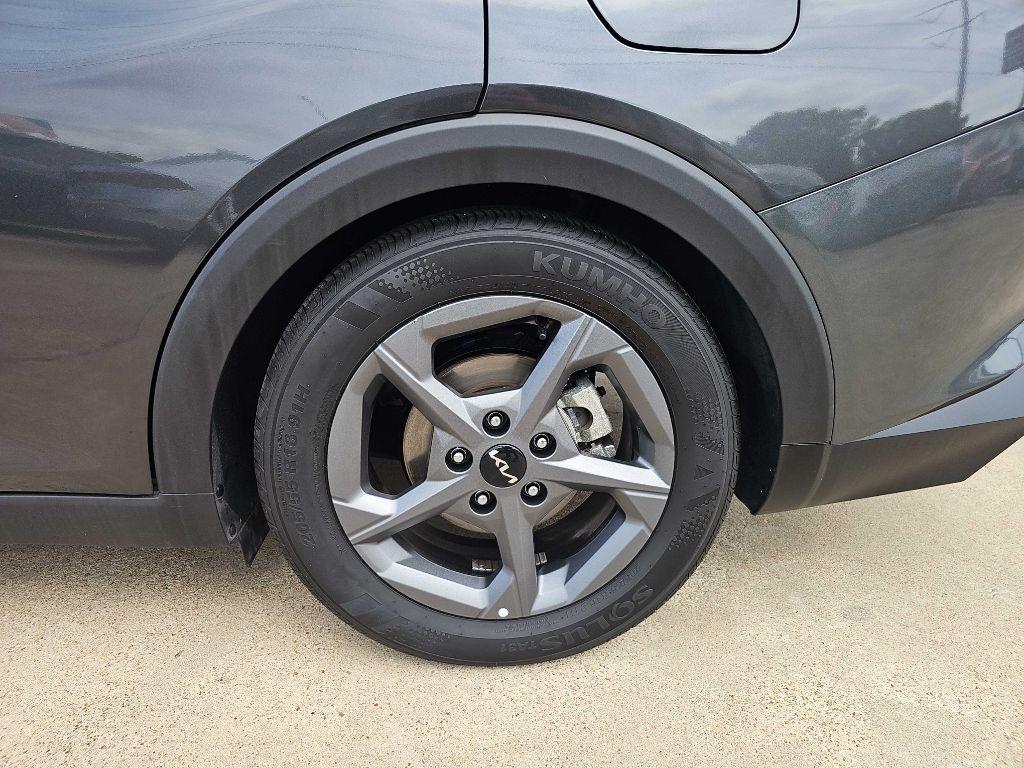 2025 Kia K4 LXS - Photo 35