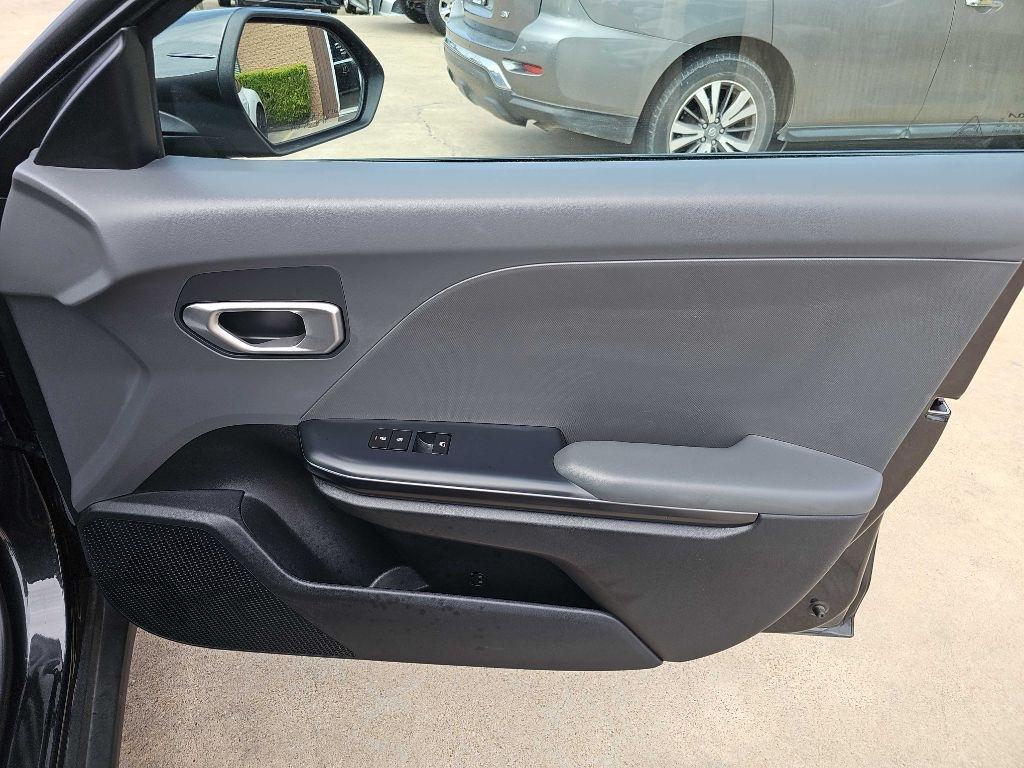 2025 Kia K4 LXS - Photo 42