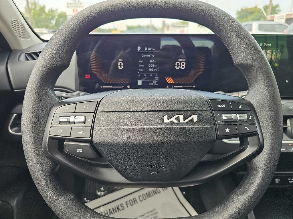 2025 Kia K4 LXS - Photo 46