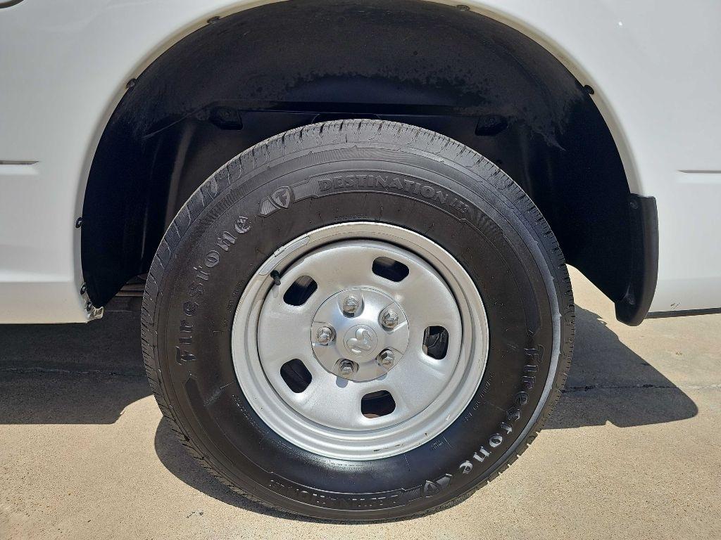RAM 1500 Tradesman 4x4 Regular Cab 8' Box 2017