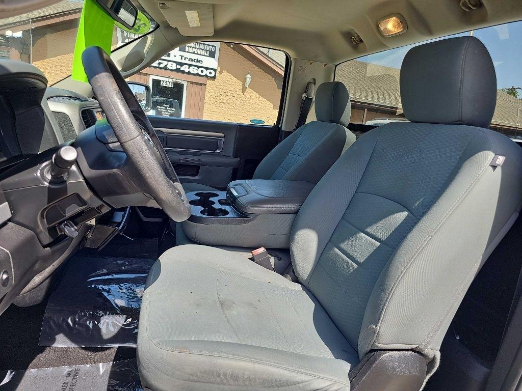 RAM 1500 Tradesman 4x4 Regular Cab 8' Box 2017