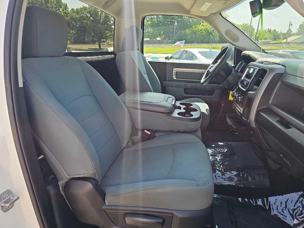 RAM 1500 Tradesman 4x4 Regular Cab 8' Box 2017