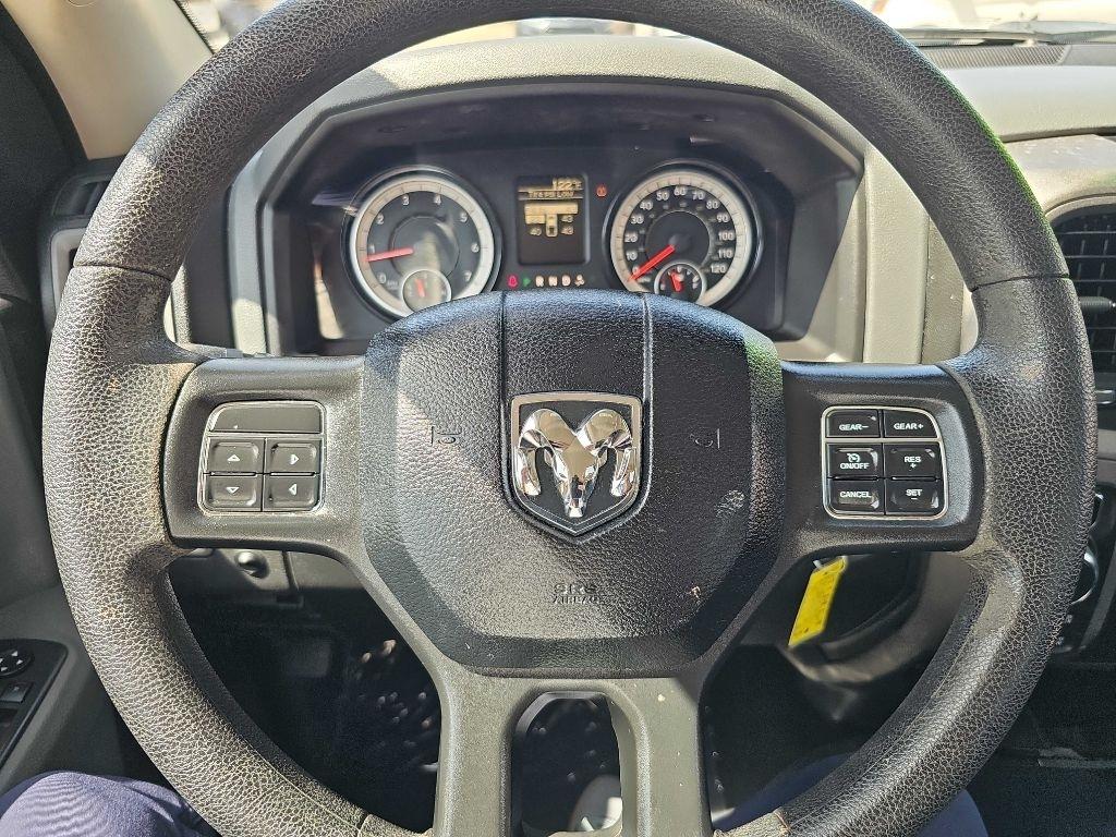 RAM 1500 Tradesman 4x4 Regular Cab 8' Box 2017