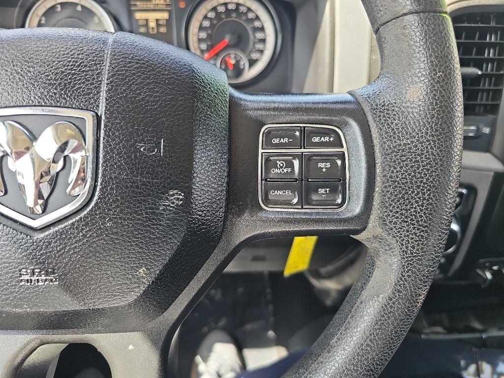 RAM 1500 Tradesman 4x4 Regular Cab 8' Box 2017
